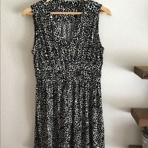 Nine West sleeveless button down dress